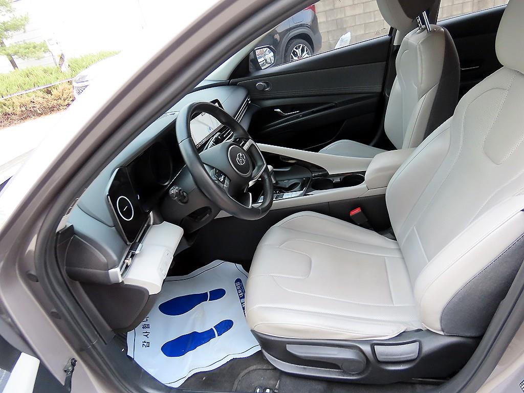 HYUNDAI Avante - Vista 5