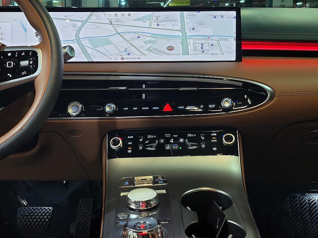 Genesis GV70 - Vista 11