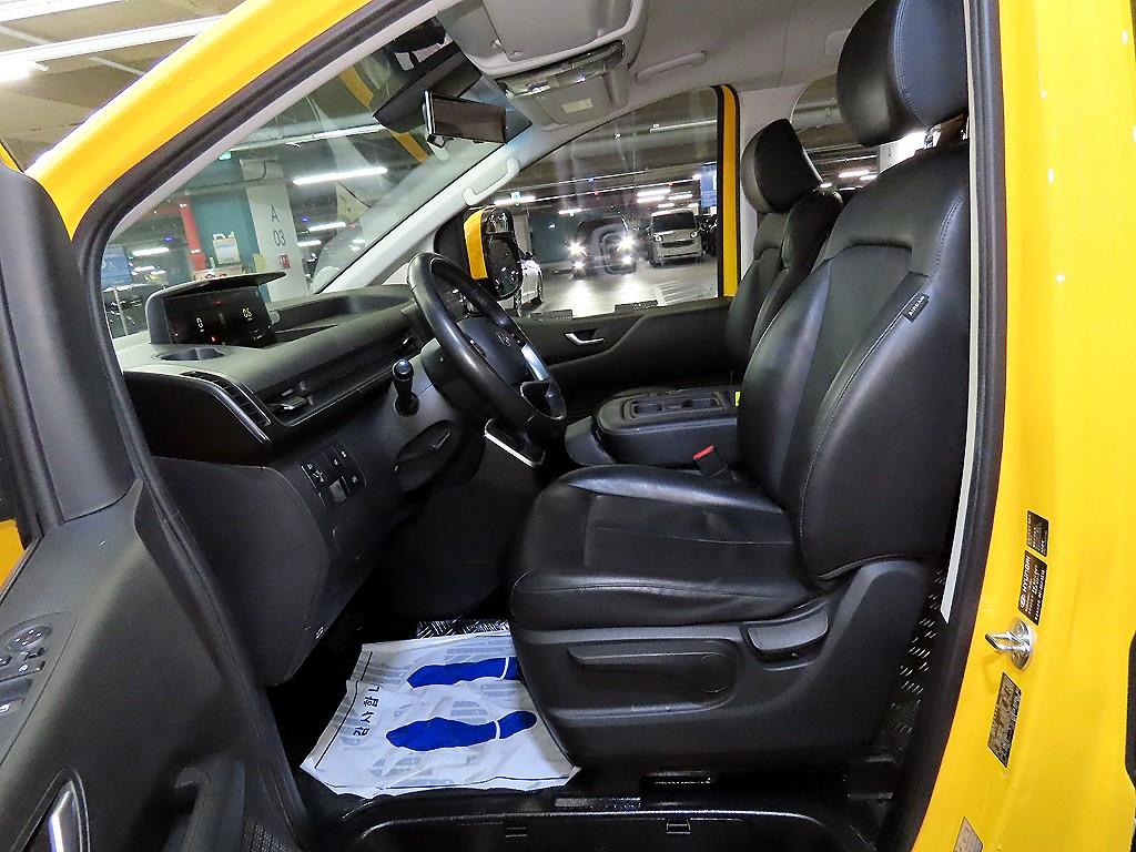 HYUNDAI Staria - Vista 6