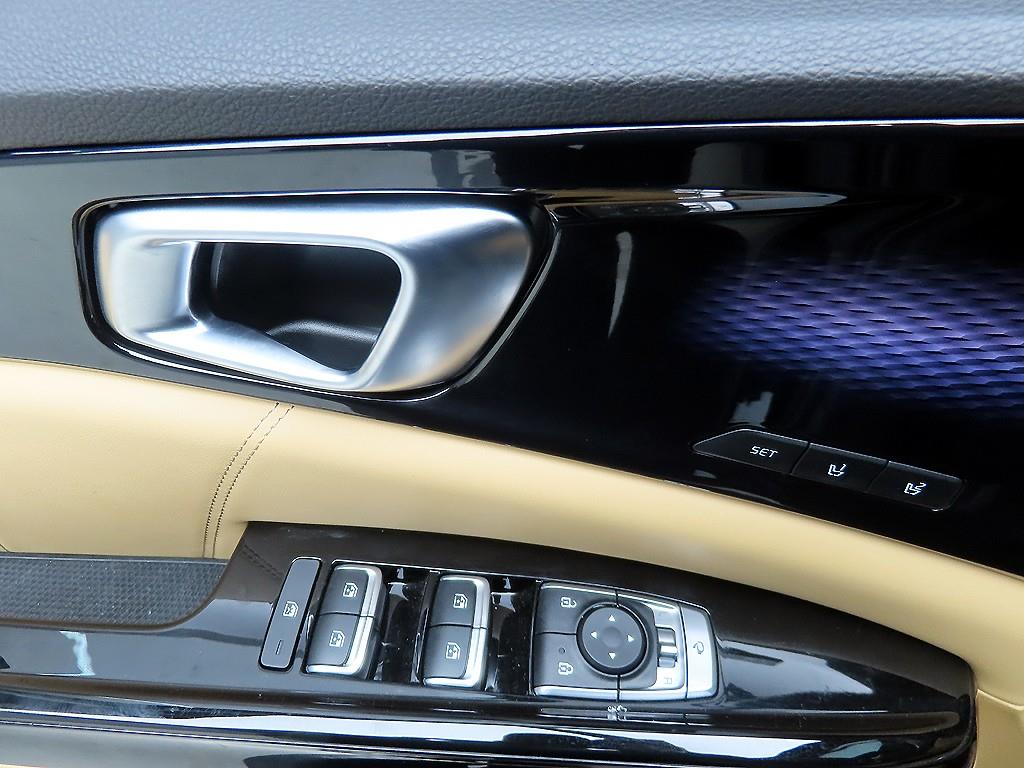 KIA Carnival - Vista 11