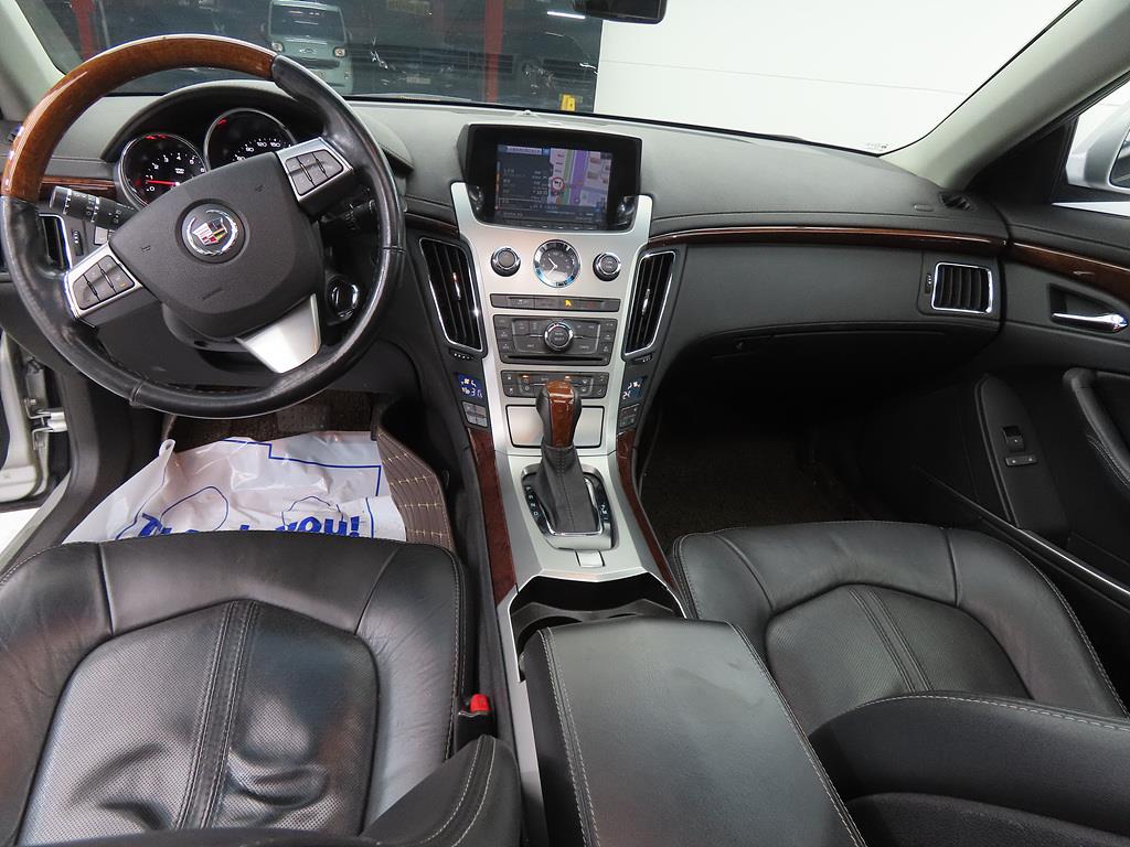 Cadillac CTS - Vista 7