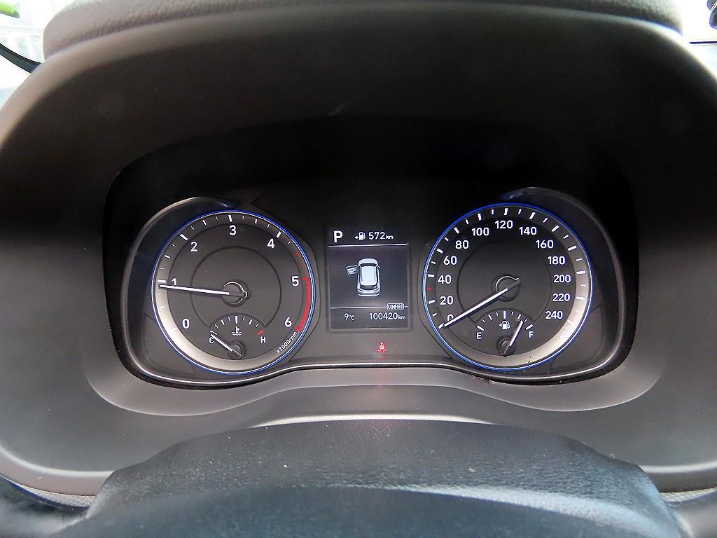 HYUNDAI Kona - Vista 9