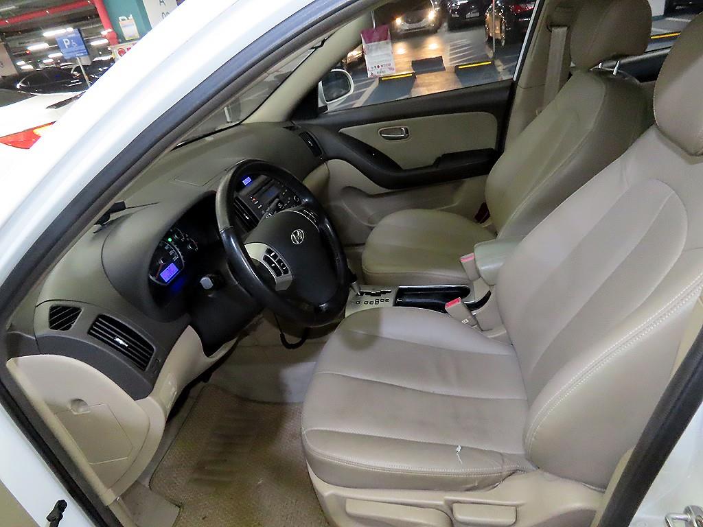 HYUNDAI Avante - Vista 6