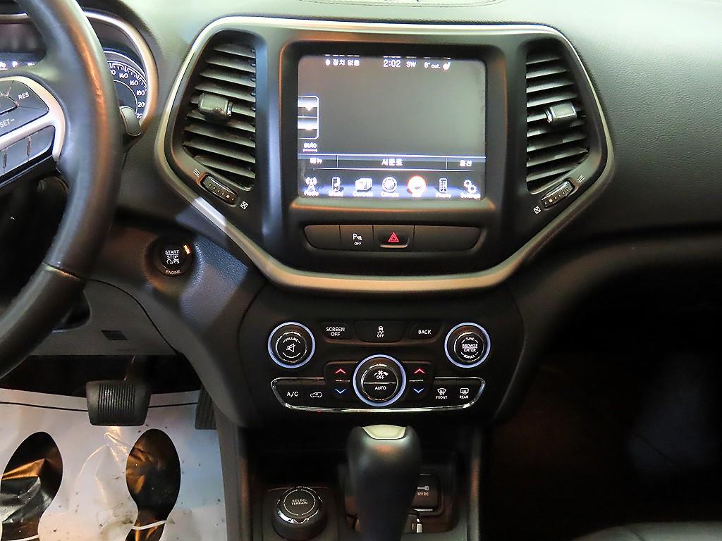 Jeep Cherokee - Vista 11