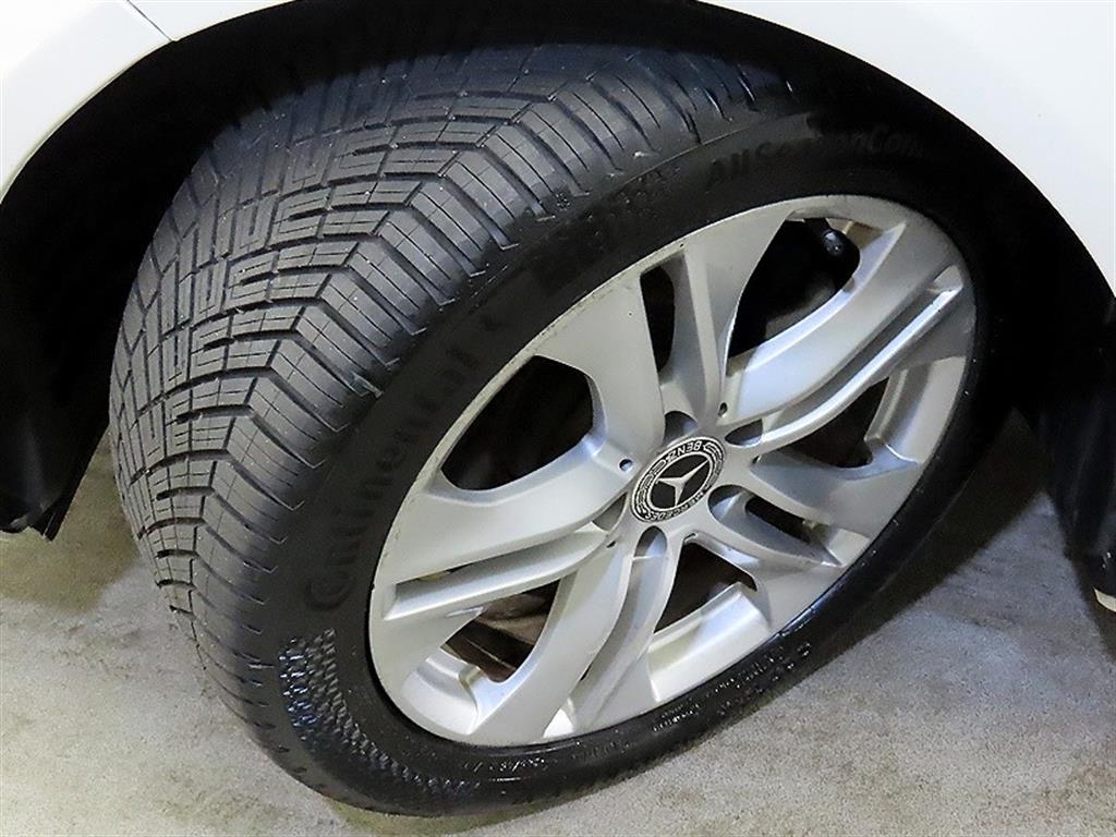 Mercedes Benz E class - Vista 4