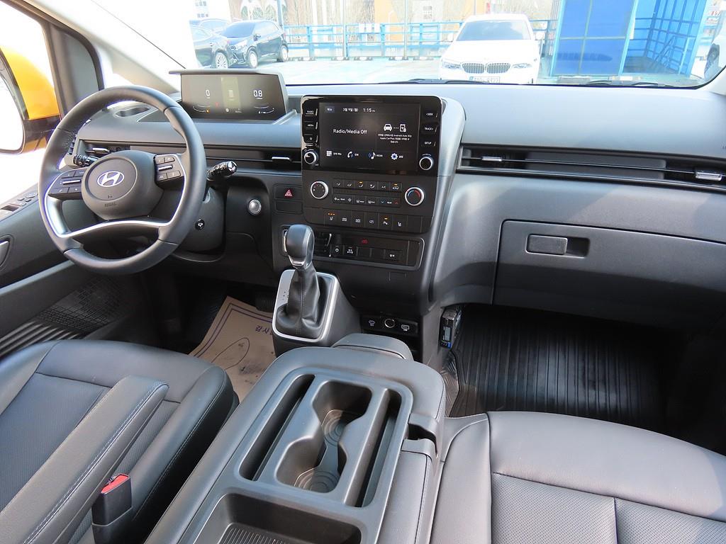 HYUNDAI Staria - Vista 5