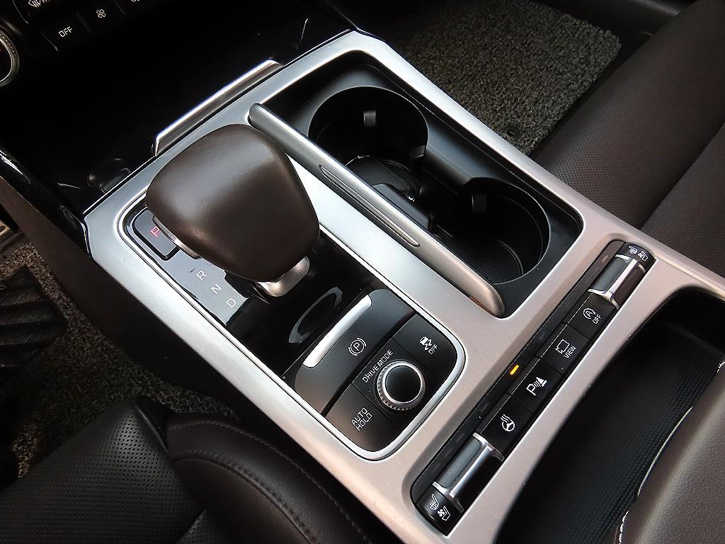 KIA Stinger - Vista 10