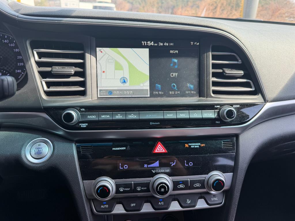 HYUNDAI Avante - Vista 8