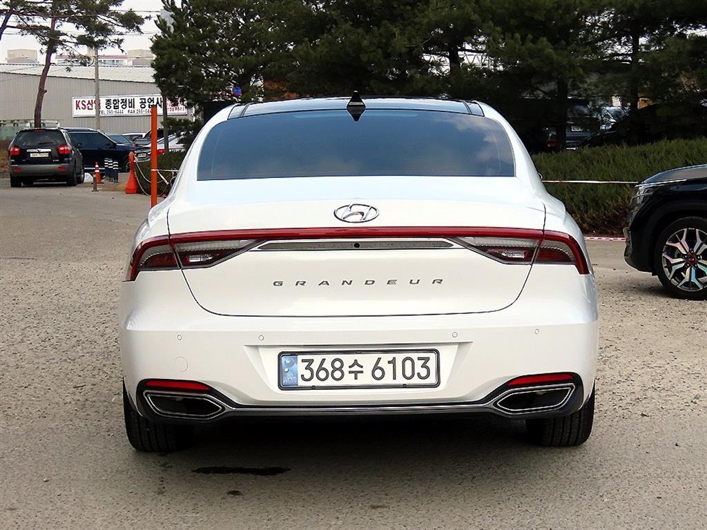 HYUNDAI Grandeur - Vista 4