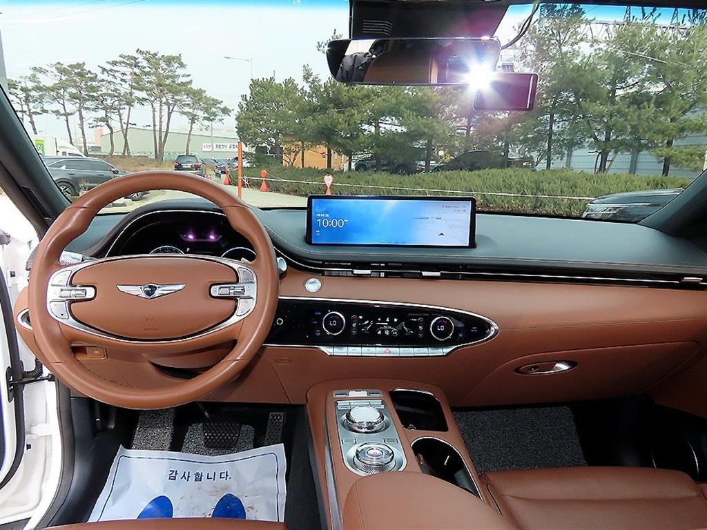 Genesis GV70 - Vista 7