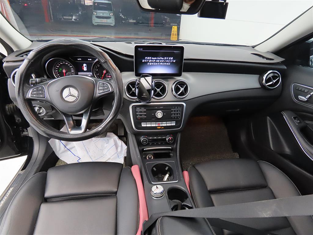 Mercedes Benz GLA Class - Vista 7