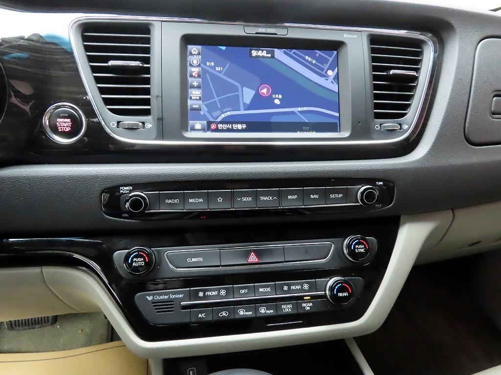 KIA Carnival - Vista 9