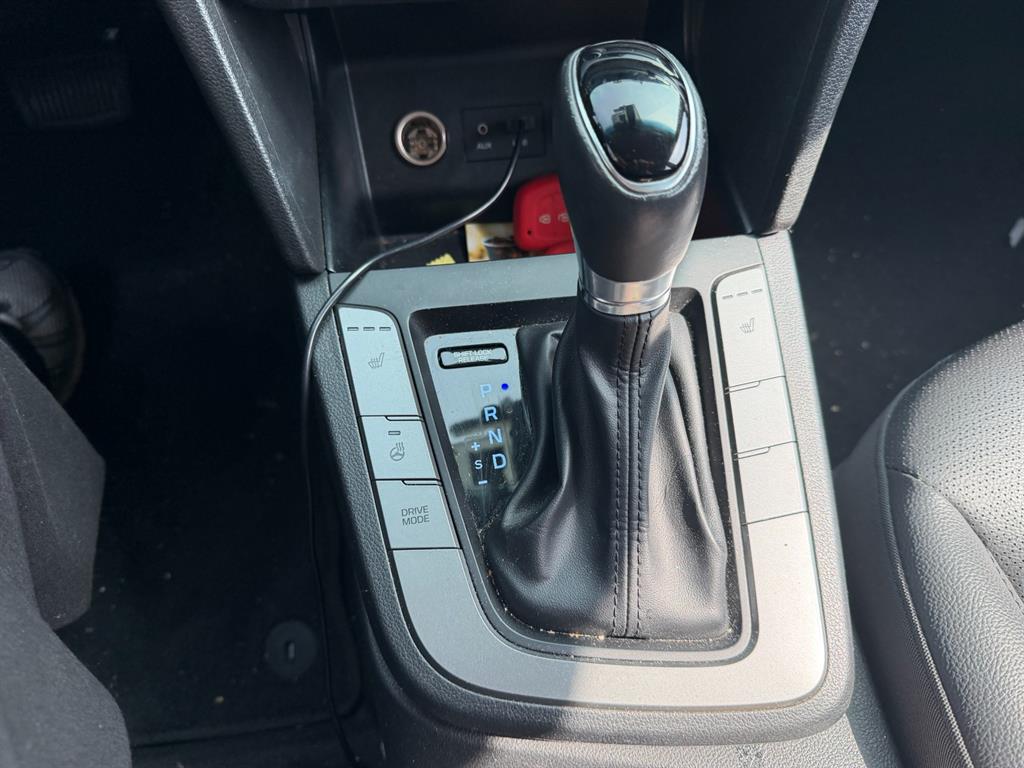 HYUNDAI Avante - Vista 9