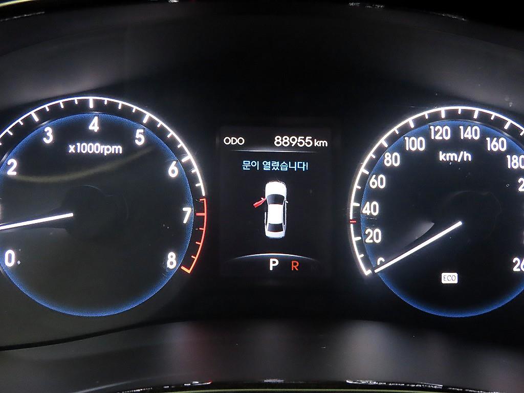 HYUNDAI Genesis - Vista 9