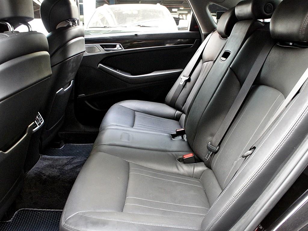 Genesis G80 - Vista 7