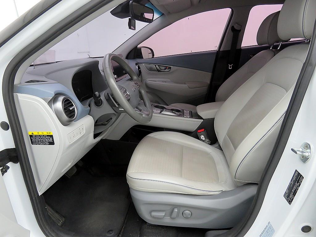 HYUNDAI Kona - Vista 7