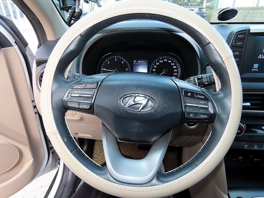 HYUNDAI Kona - Vista 8
