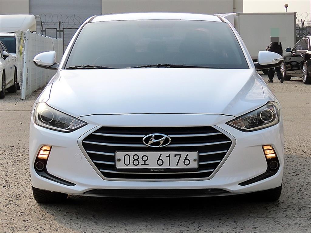 HYUNDAI Avante 2018 Blanco - Importación desde Corea - HF Imports Iquique - Foto 1