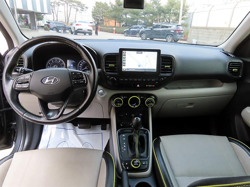HYUNDAI Venue - Vista 7