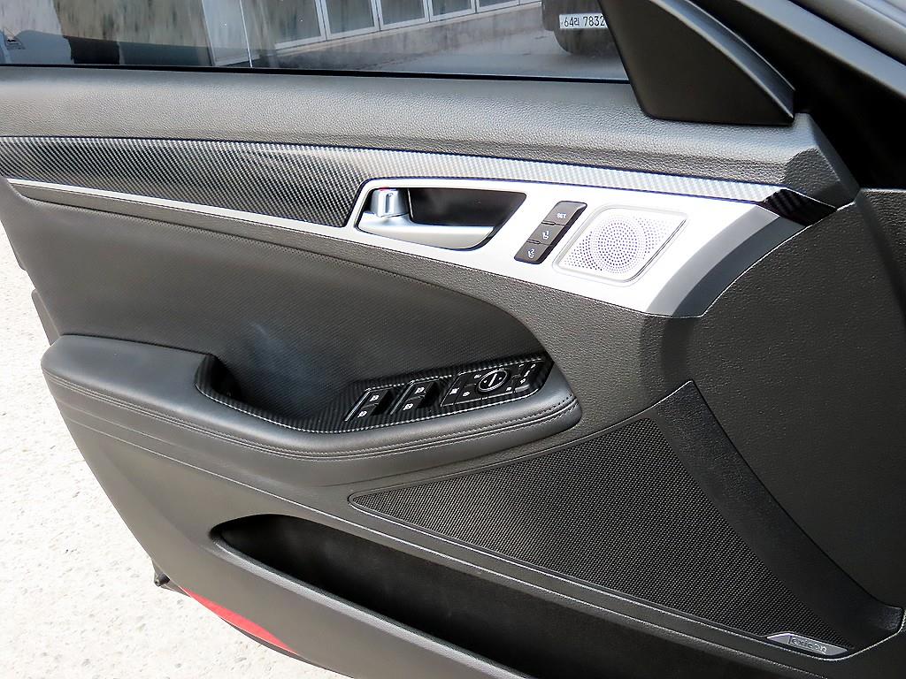 Genesis G80 - Vista 12