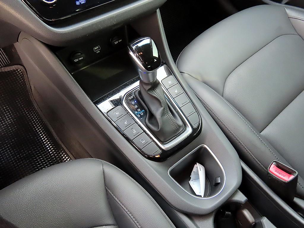 HYUNDAI Ioniq - Vista 11