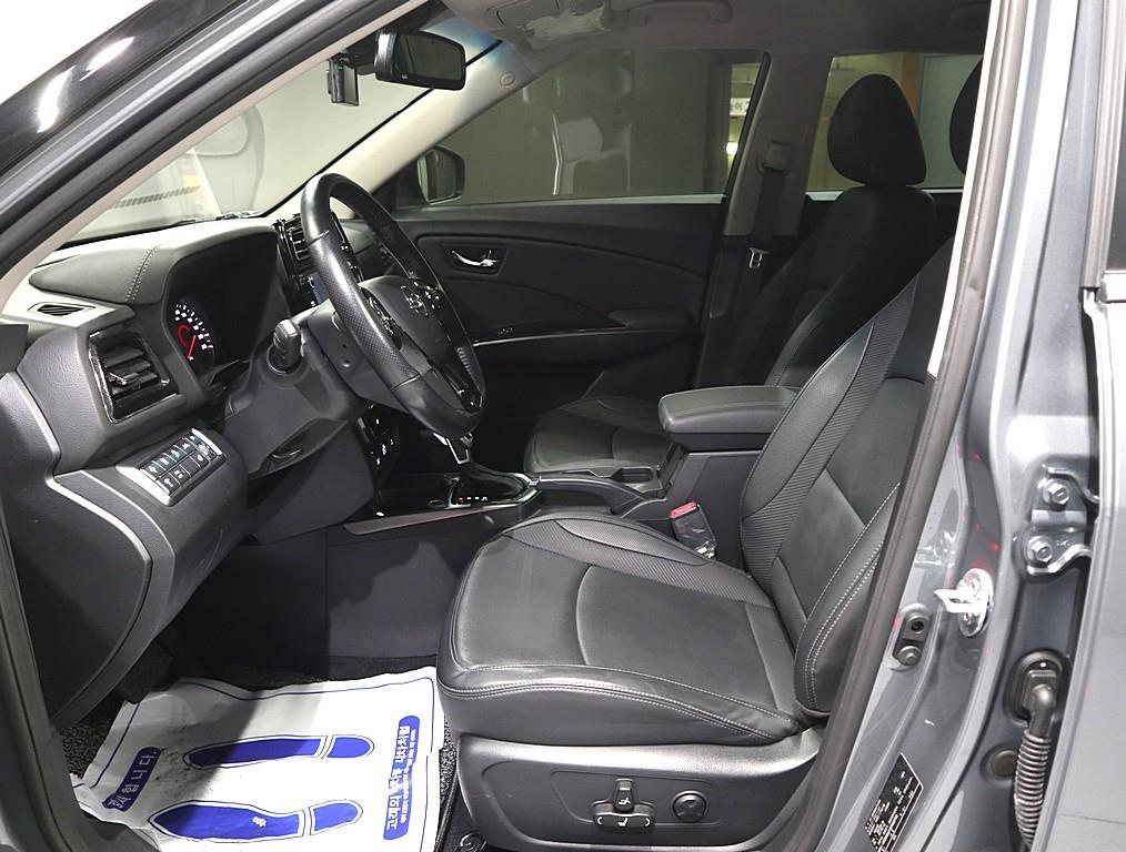 Ssangyong Tivoli - Vista 9