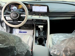 HYUNDAI Avante - Vista 10