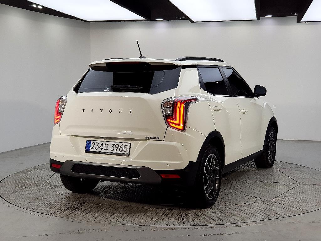 Ssangyong Tivoli - Vista 4