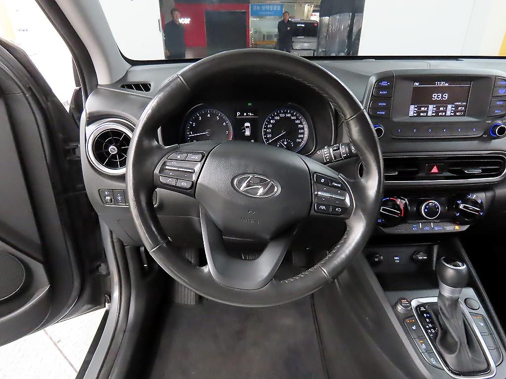 HYUNDAI Kona - Vista 9