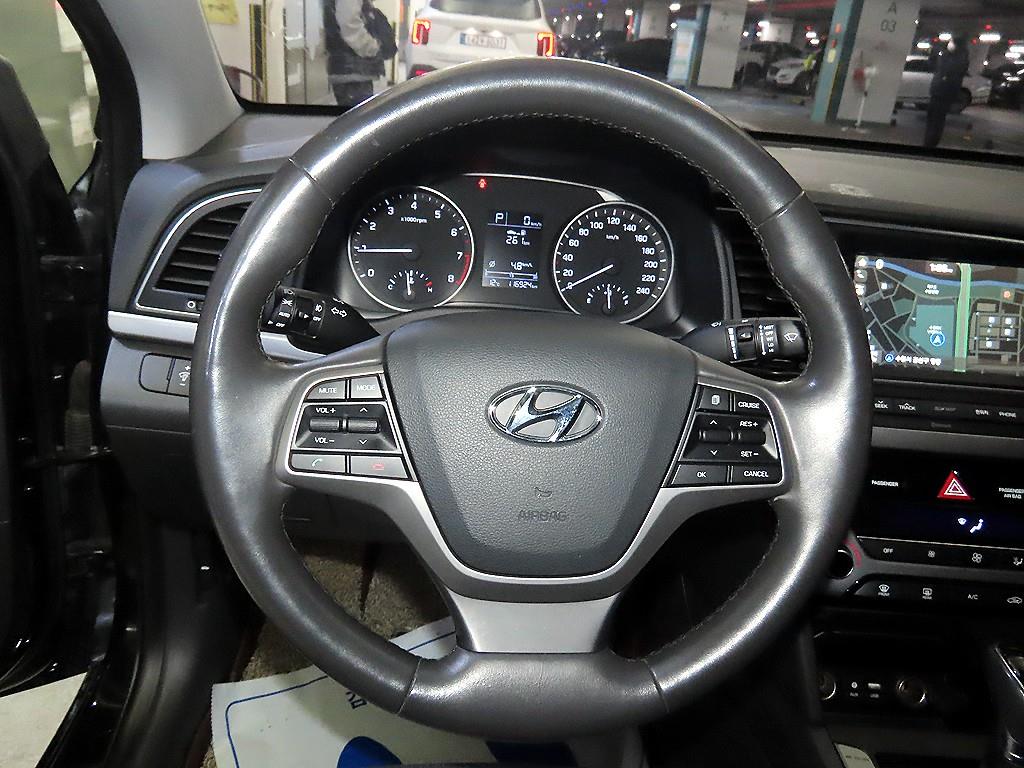 HYUNDAI Avante - Vista 8