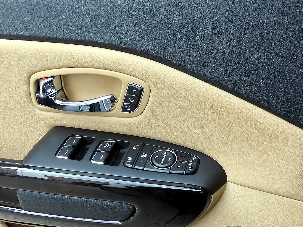 KIA Carnival - Vista 12