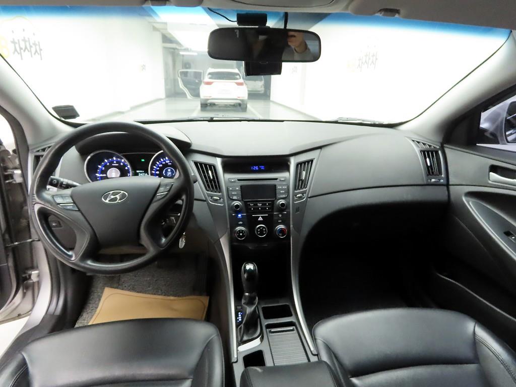 HYUNDAI Sonata - Vista 8