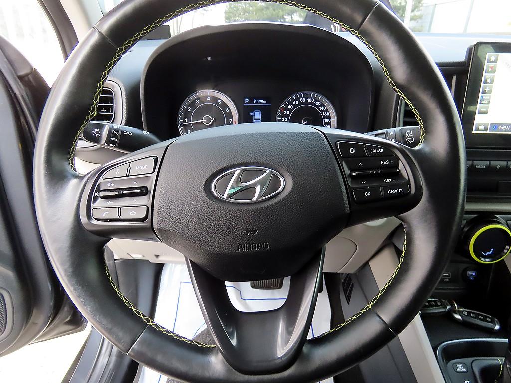 HYUNDAI Venue - Vista 8