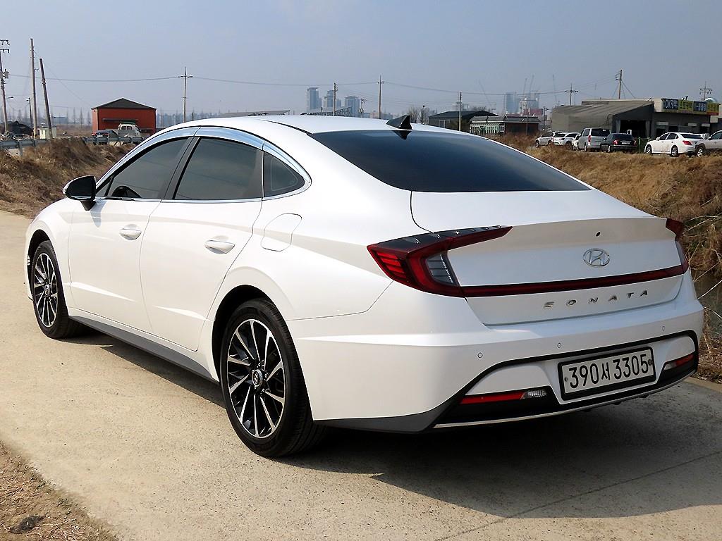 HYUNDAI Sonata - Vista 3