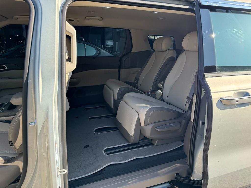 KIA Carnival - Vista 6