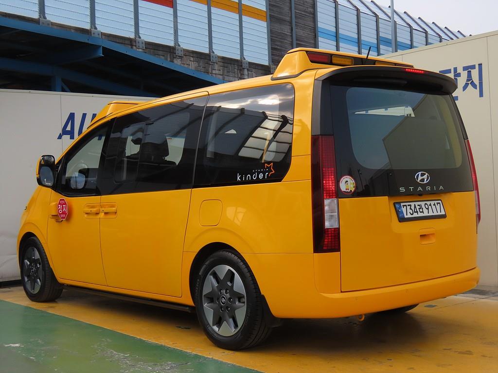 HYUNDAI Staria - Vista 3