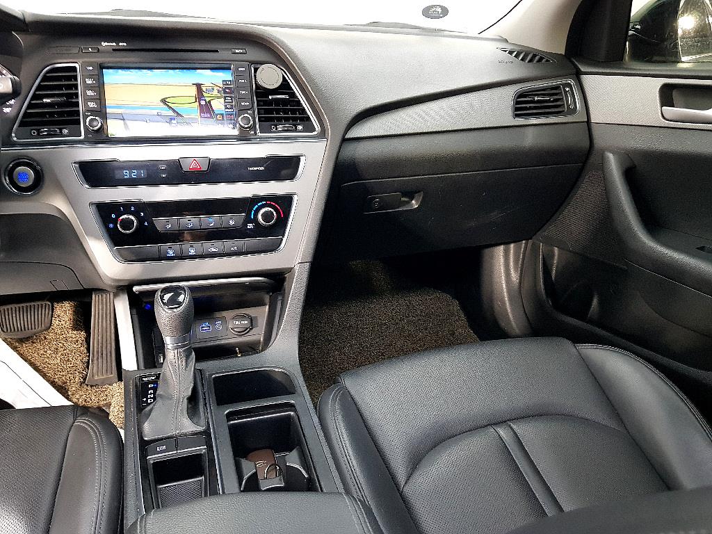 HYUNDAI Sonata - Vista 10