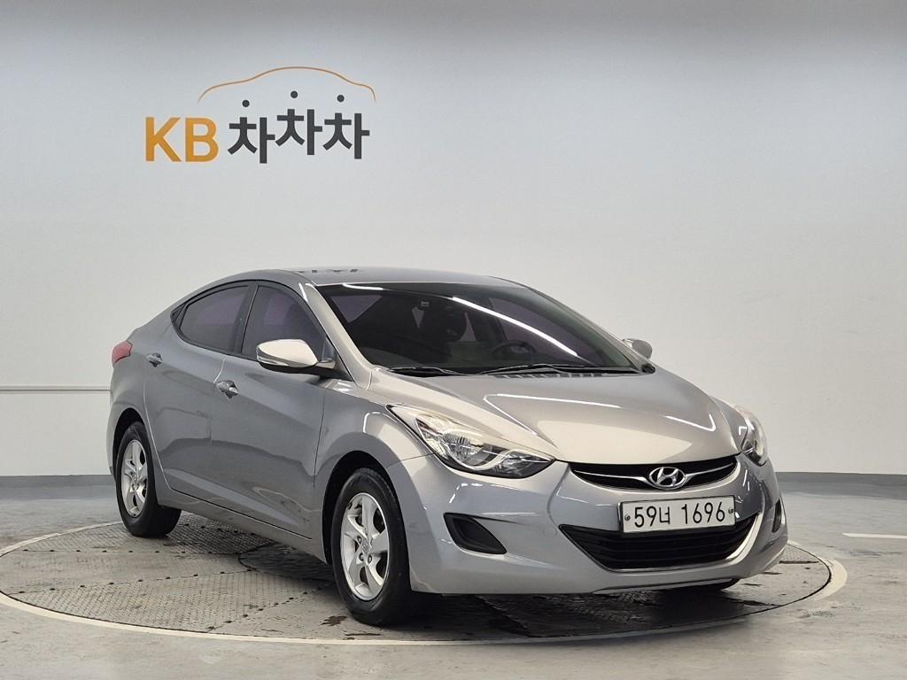 HYUNDAI Avante - Vista 4