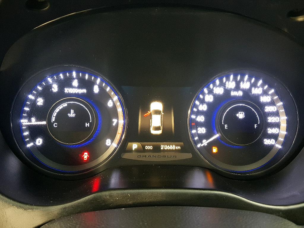 HYUNDAI Grandeur - Vista 7