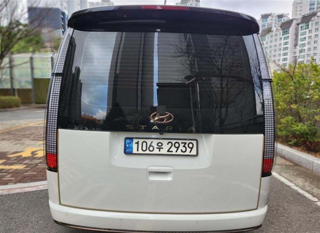HYUNDAI Staria - Vista 2