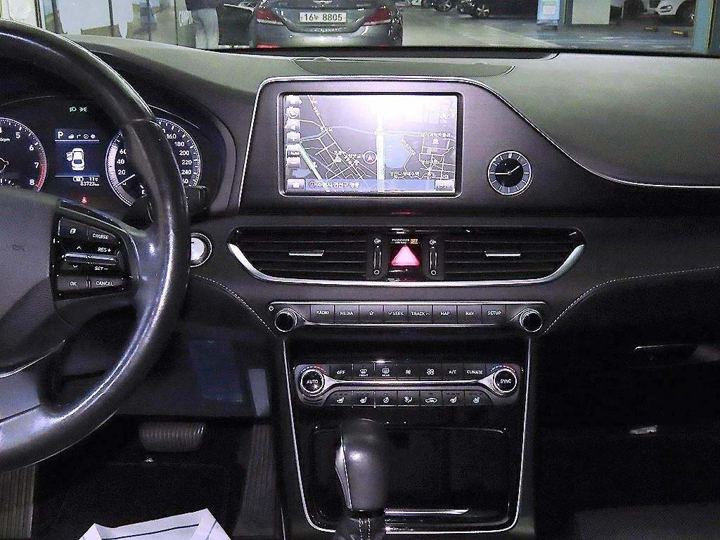 HYUNDAI Grandeur - Vista 11