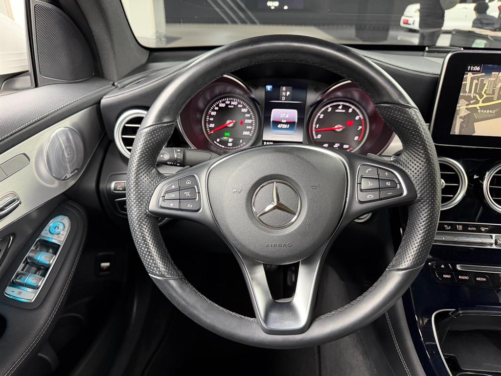 Mercedes Benz GLC Class - Vista 8