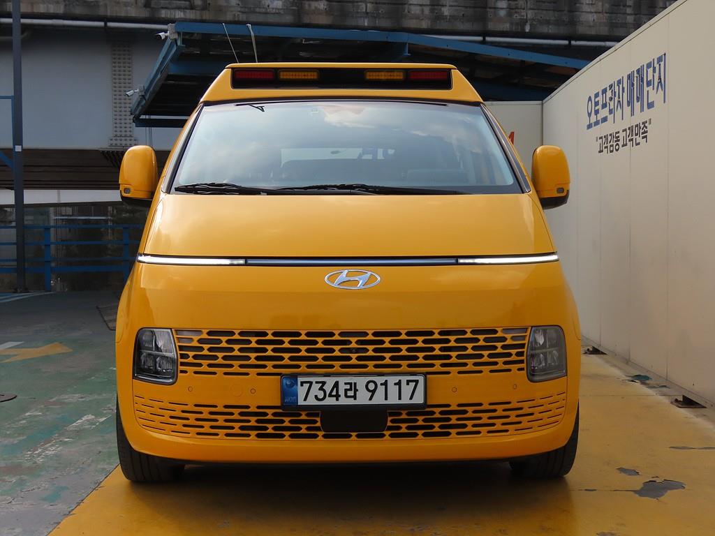 HYUNDAI Staria - Vista 2