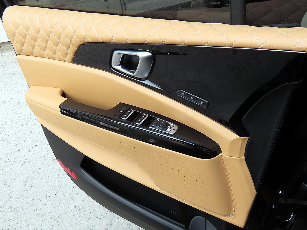 KIA Carnival - Vista 11