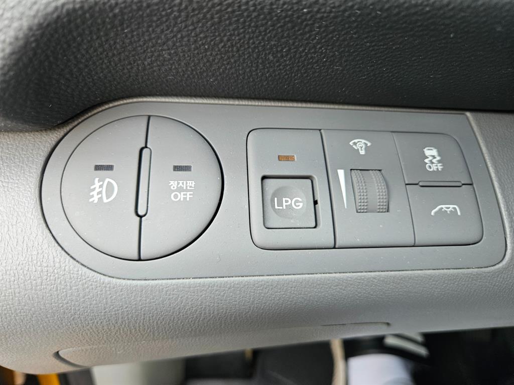 HYUNDAI Starex 2021 Amarillo - Importación desde Corea - HF Imports Iquique - Foto 15