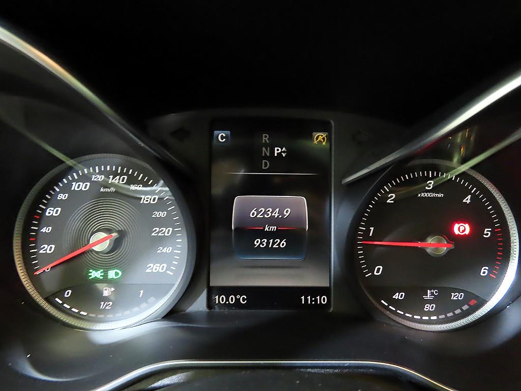 Mercedes Benz C Class - Vista 9