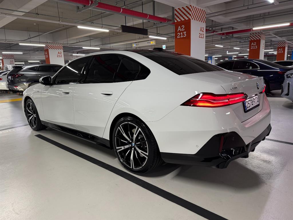 BMW 5 Series - Vista 5