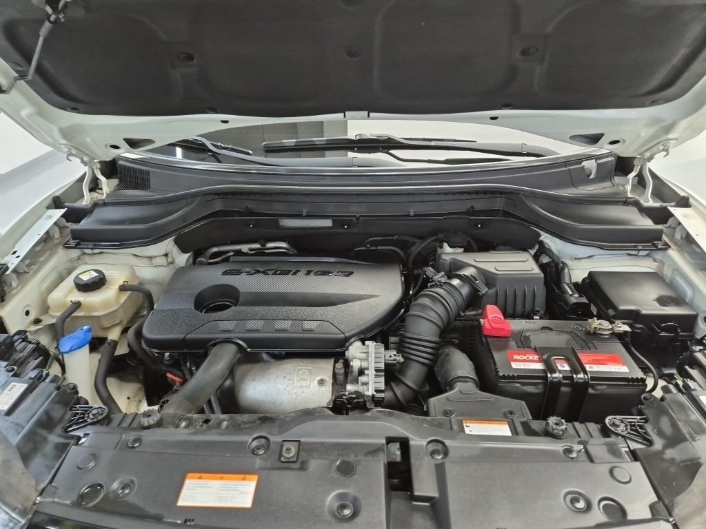 Ssangyong Tivoli - Vista 5