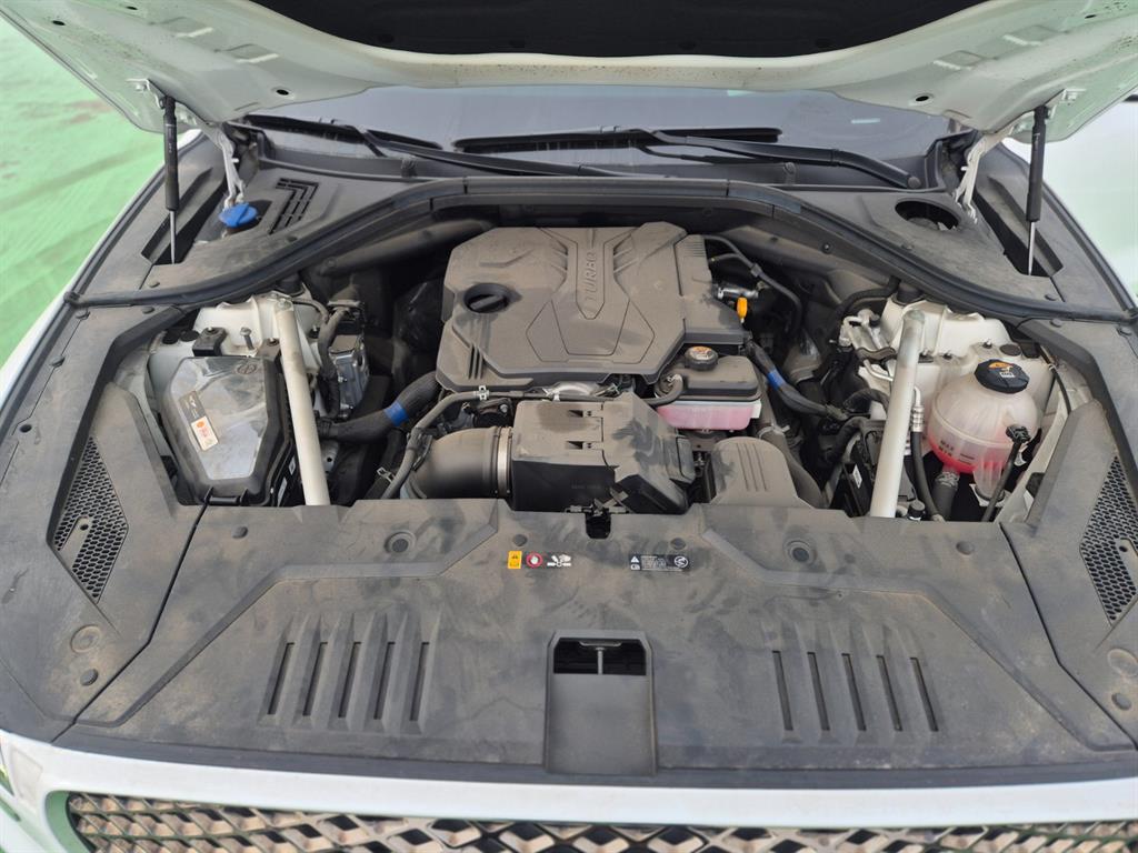 Genesis GV70 - Vista 9