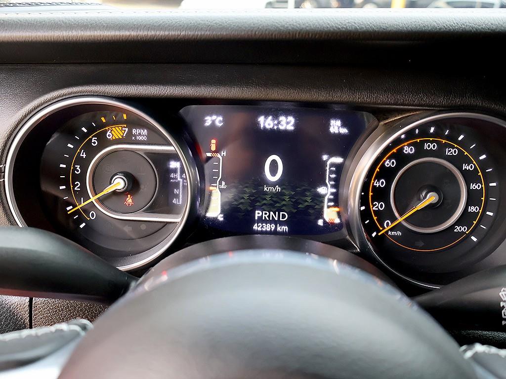 Jeep Wrangler - Vista 11